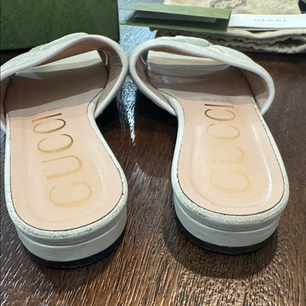 Gucci Women's Ivory Slide Sandals size 38/8 - Picture 5 of 16